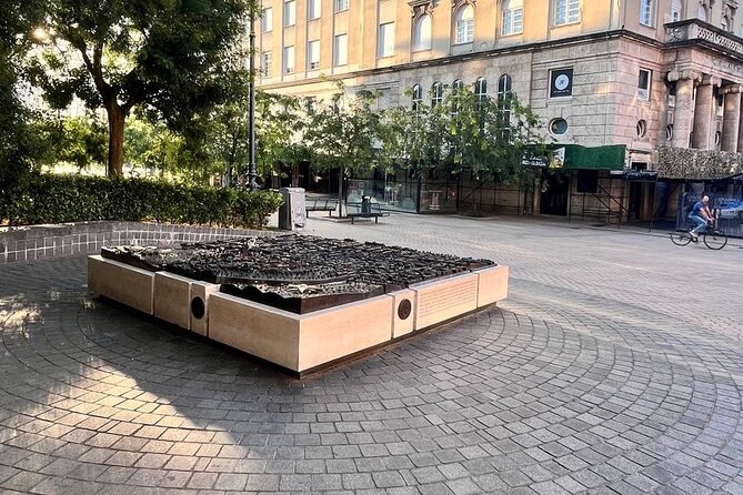 Explore Zagreb_walk and coffee - Ban Josip Jelačić Square: where the stories begin
