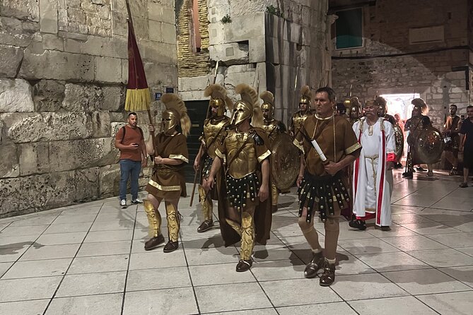 Food, walks & talks - The highlights of Split - Diocletian’s Palace: walking from below to the modern lanes