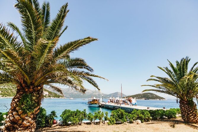 From Dubrovnik: Premium Three Island Cruise with lunch and drinks - Boat Comfort: Air-Conditioned Shelter, Open Deck Views, and a Crew That Moves