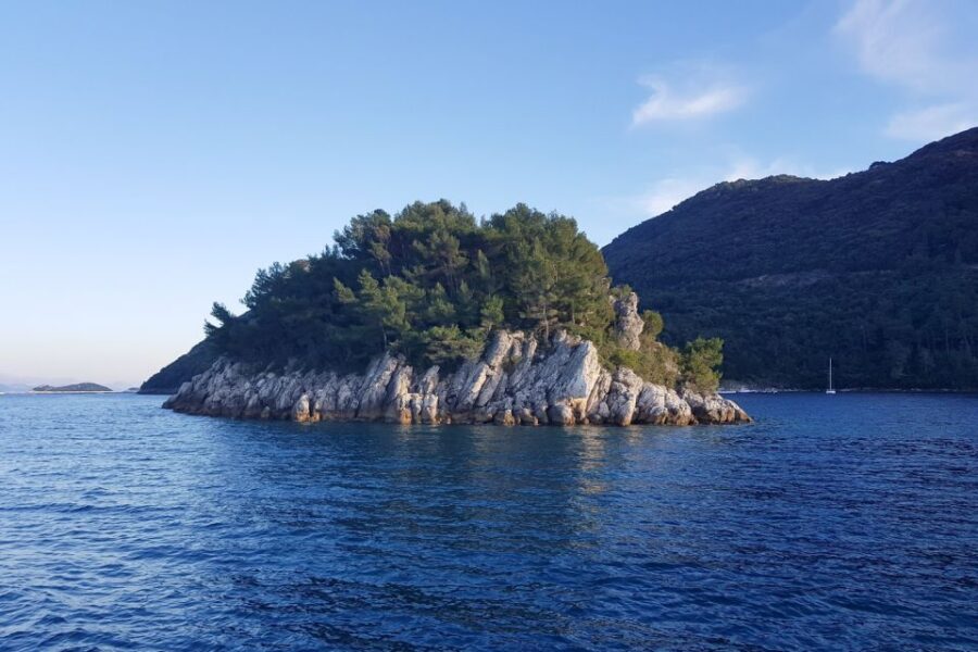 From Dubrovnik: Pvt Speedboat Cruise to Mljet&Sipanska Luka - Comfort checklist: the warm jacket you’ll wish you packed