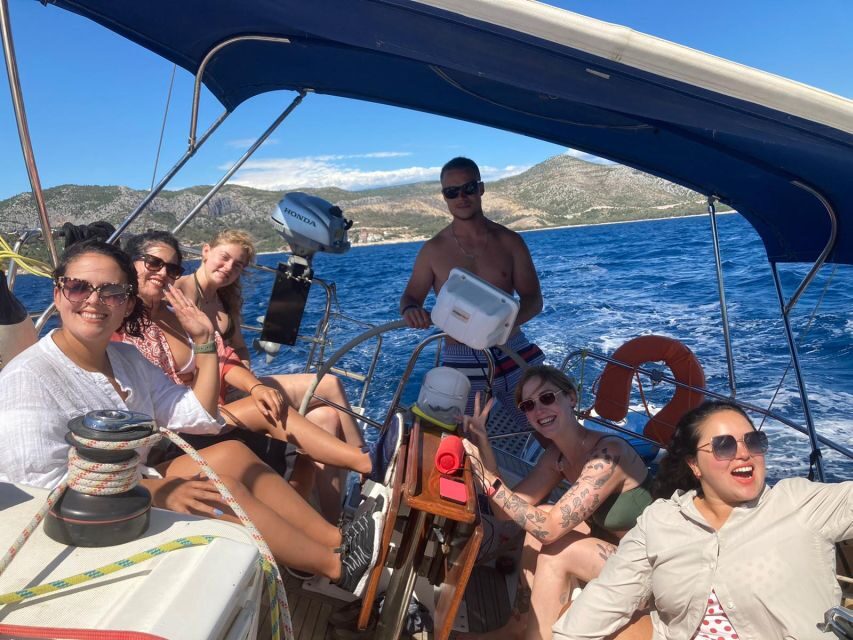 From Hvar: Pakleni Islands & Red Rocks Comfort Sailboat Tour - The lunch bay: where you actually eat, not just grab