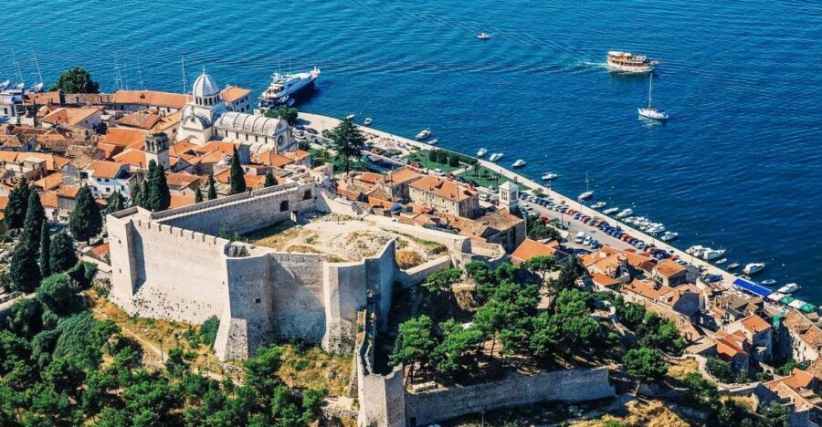 From Sinj: 1.5-Hour Private Flight over Kornati & Šibenik - Route Overview: From Sinj Field to Trogir, Kaštela Bay, Rogoznica, and Primošten
