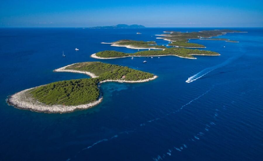 From Split: Blue Cave & 5 Islands Amazing Speedboat Tour - Getting to the water: meeting point and departure flow