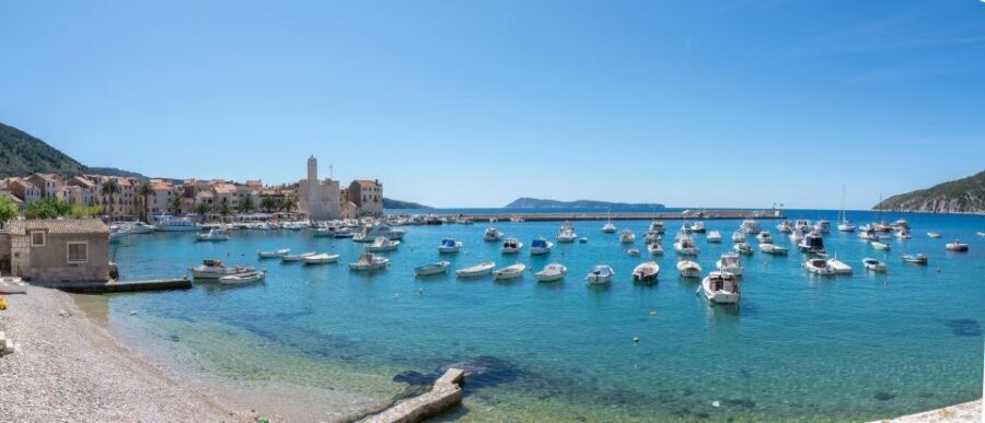 From Split, Croatia: Blue Cave & Hvar 5 Islands tour - Vis day break: Komiža sightseeing and Stiniva Cove swim time