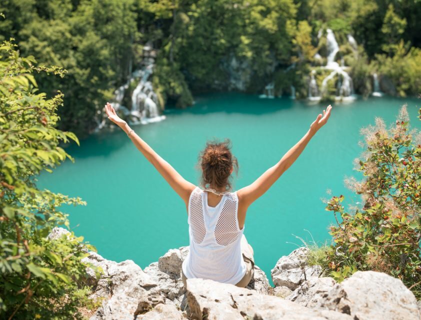 From Split or Trogir: Plitvice Lakes Guided Tour - The guided wooden-walkway circuit: lakes first, then the falls