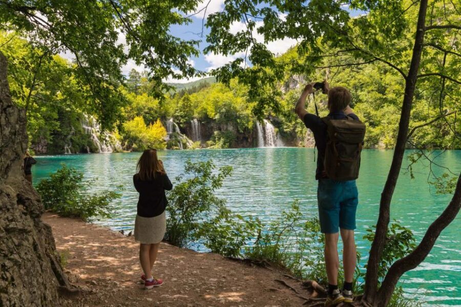 From Split: Plitvice Lakes Fully-Guided Day Tour - Upper Lakes Walk: 12 Interconnecting Lakes and Color-Shift Water