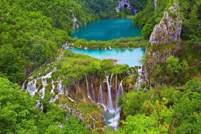 From Split: Plitvice Lakes National Park Guided Tour - Lower Lakes and Upper Lakes: what changes as you move through the park