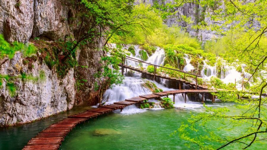 From Split: Transfer to Zagreb with Stop at Plitvice Lakes - Plitvice Lakes on the way to Zagreb: the point of this day trip