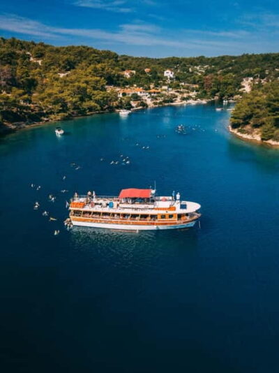 From Trogir: Blue Lagoon & Šolta Cruise with Lunch & Drinks - The Cruise Legs to Šolta: Scenic Riding With Real Stops