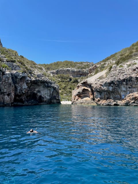 From Vis: Speedboat tour - Vis, Biševo & Blue Cave (private) - Parja Bay and the military tunnel: an unusual start