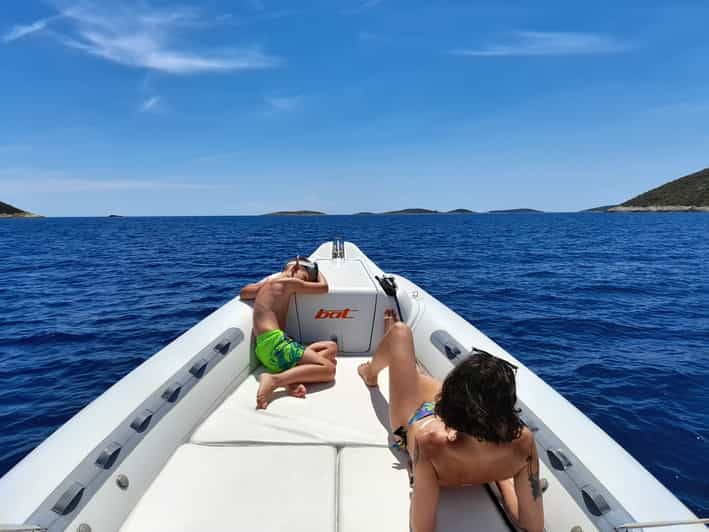 From Vis: Speedboat tour - Vis, Biševo & Blue Cave (private) - Ravnik’s Green Cave: a swim-into-the-cave option