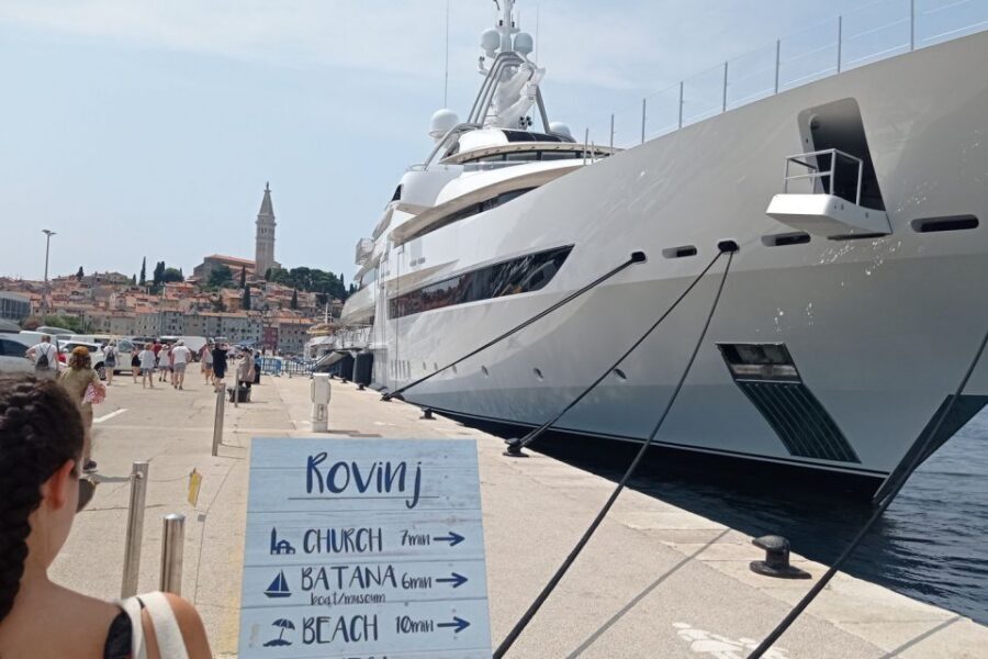 From Vrsar: Lim Bay, Pirate Cave and Rovinj Visit - Meeting at Lidija Tours in Vrsar (and getting comfortable fast)