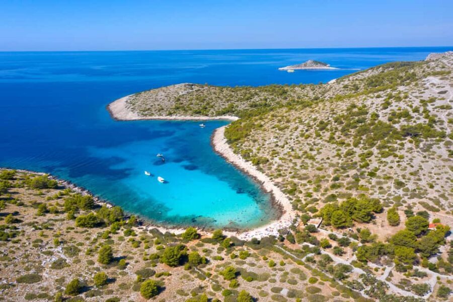 From Zadar/Bibinje: Kornati National Park Cruise with Lunch - Morning start: welcome drink and breakfast onboard