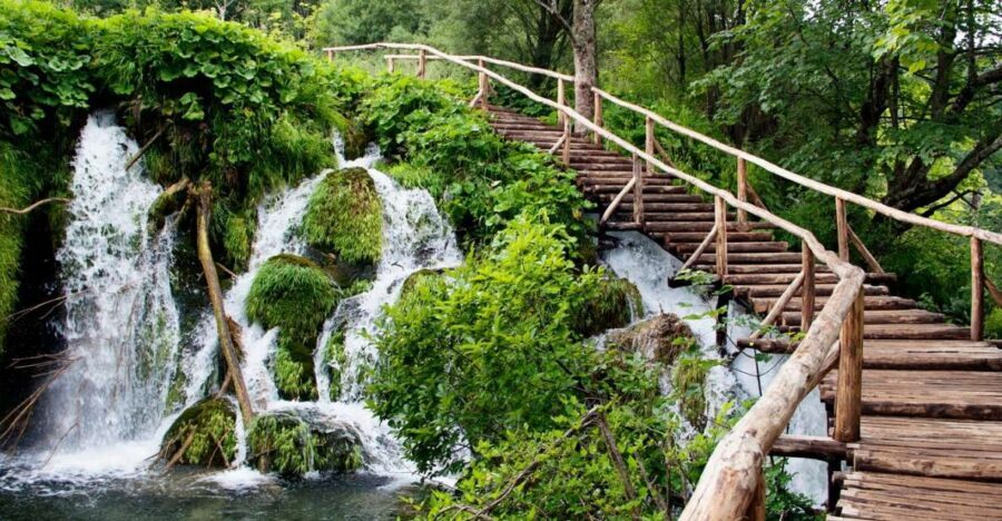 From Zagreb: Plitvice Lakes & Rastoke Private Tour - Lake Kozjak boat ride: why water-level views matter