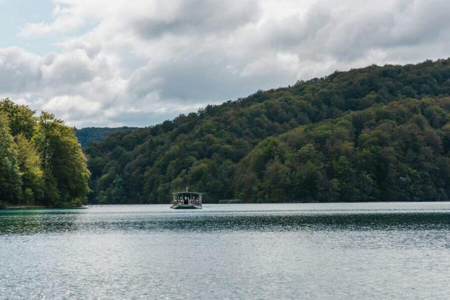 From Zagreb to Plitvice Lakes and Rastoke - Private day tour - What to pack and how to pace your day