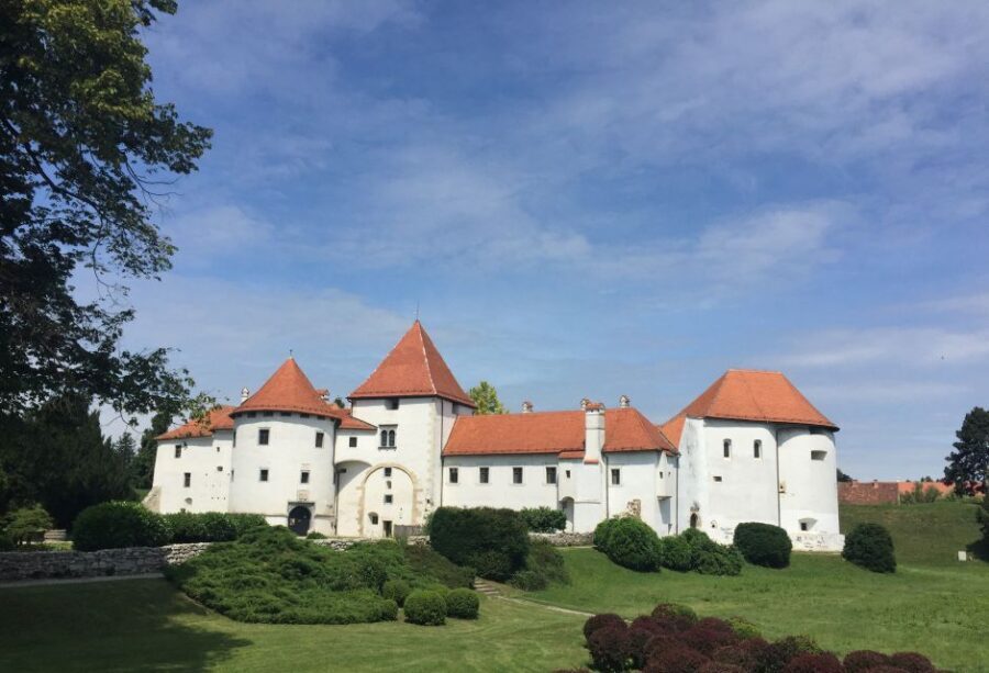 From Zagreb: Varazdin Baroque Town & Trakoscan Castle - The hike uphill: how to prepare for the “easy day” that isn’t