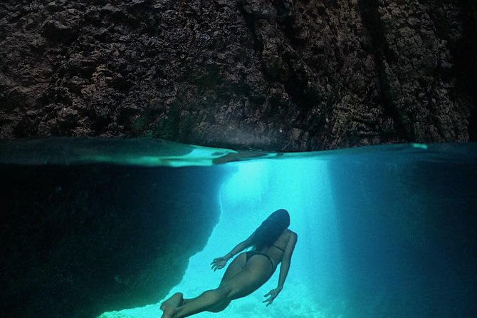 FULL CAVE & SAFARI EXPERIENCE by KAYAK - Kolombarice cliff jumping: adrenaline with an optional feel
