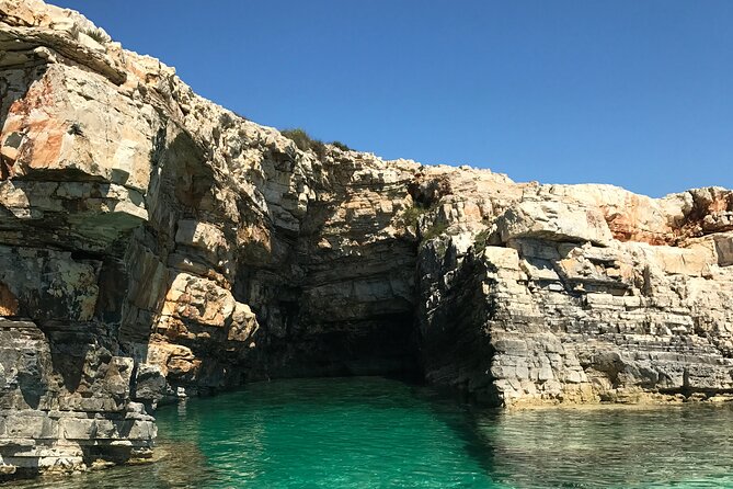 Full-Day Boat Tour of the Medulin Archipelago from Medulin - Cruising between islands: Bodulaš, Ceja, and Finera