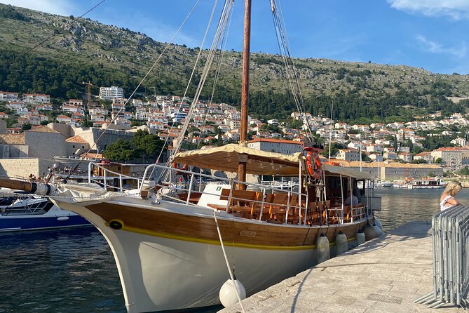 Gastro Cruise | Dinner and Boat ride around Dubrovnik Old Town - Comfort and practical details that matter on a boat