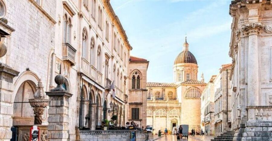 Group tour: Dubrovnik Walking Tour (1h duration, 9:30am, 6pm - How the Local Guide Turns Stone Into Meaning