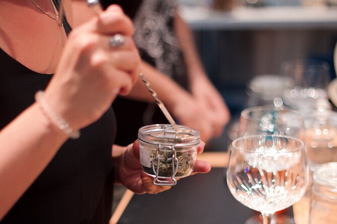 Habitat Gin Lab Experience - Who should book the Habitat Gin Lab Experience?