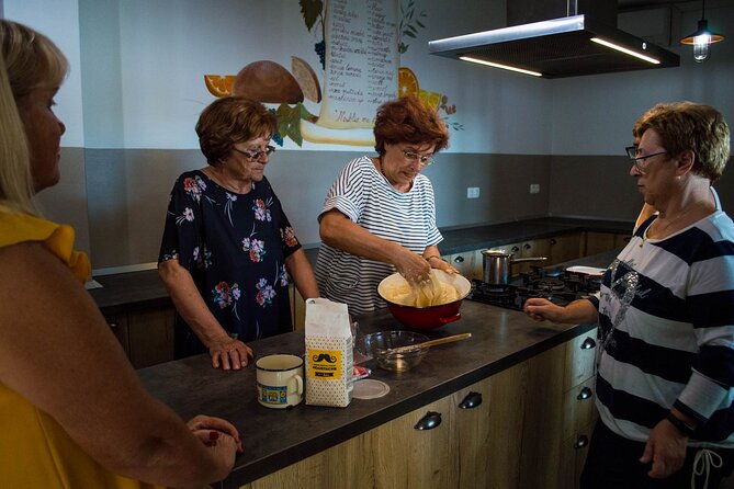 Half-Day Cooking Workshop Gastronomy in Korcula - Wine with your meal: small winemakers, not big-bottle show