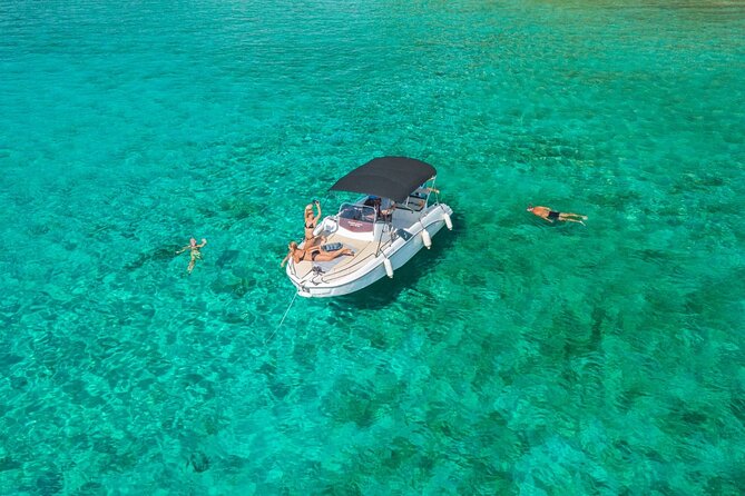 Half day relaxing private boat tour (Blue lagoon and Solta) from Trogir - Čelica Island and the Lighthouse Visit Near Trogir