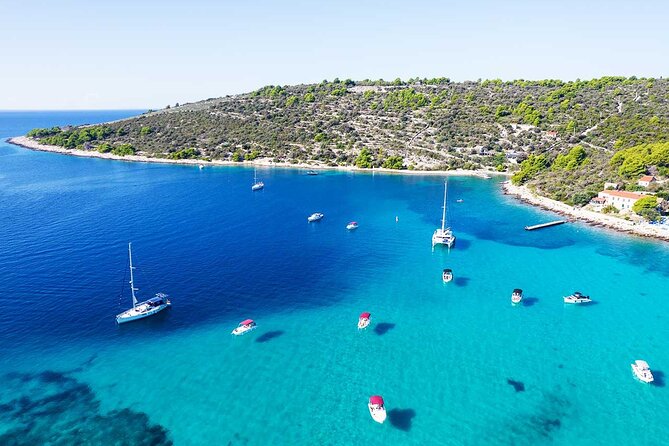Half day speedboat tour to Solta island & Blue Lagoon from Trogir - Maslinica on Šolta: your two-hour island town reset