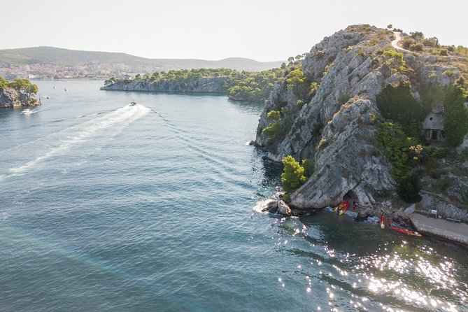 Hidden Šibenik - Kayaking - Hidden tunnel stop: where the shore story gets specific