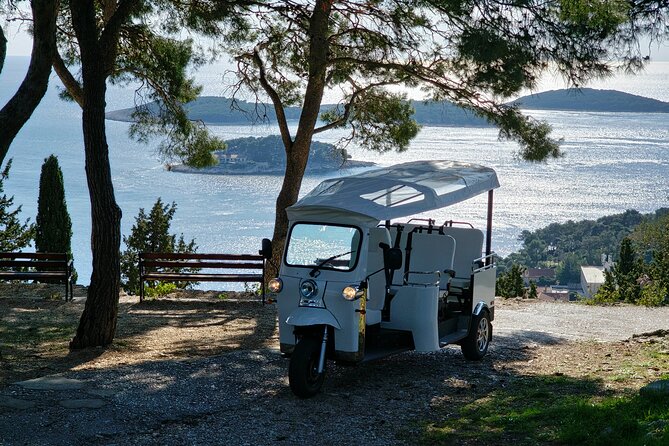 Hvar Adventure Tour: Explore with a 4-6 Seater eTuk Tuk Rickshaw! - Stop 4: Brusje for honey tasting, figs, and olive oil