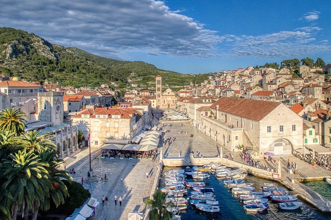 Hvar - An Exclusive Private Walking Tour with a Local Guide - Benedictine Convent (1664) and Hvar’s UNESCO agave lace culture