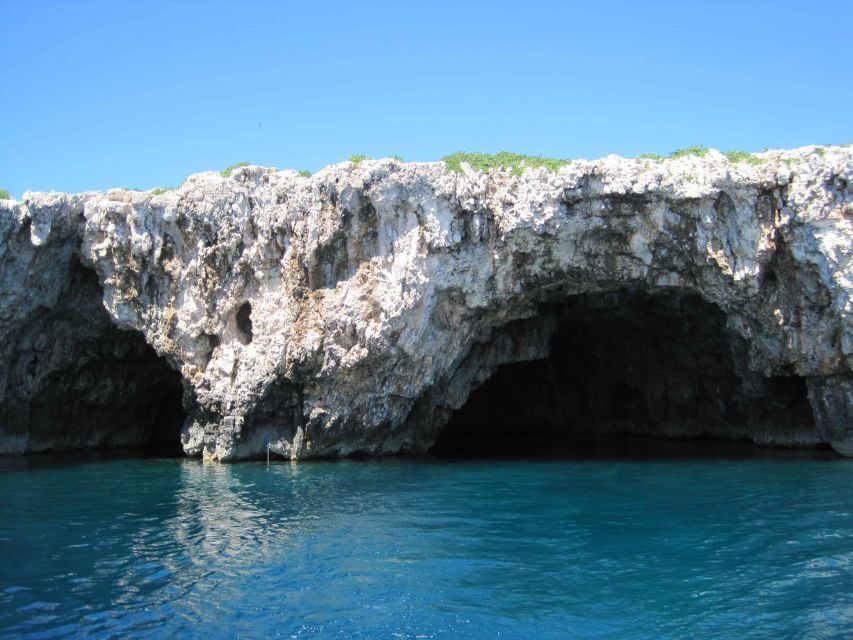Hvar: Blue and Green Caves Boat Tour with Stiniva Beach - The speedboat ride: fast, fun, and practical