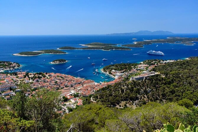 Hvar: Island tour with Wine and Olive Oil Tasting - Inside the Traditional Dalmatian Konoba: How the Wine and Olive Oil Tasting Feels