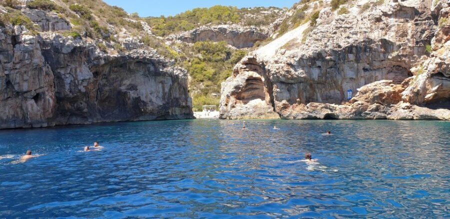 Hvar:Blue & Grenn Cave and Vis Island Private Speedboat Tour - Ravnik Island and the Green Cave: Choose Your Comfort Level