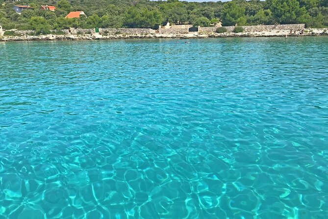 Islands Brač, Šolta & Blue lagoon - Private speedboat tour - Stop 1: Milna’s Old Streets and Coffee-Break Energy (About 1 Hour)
