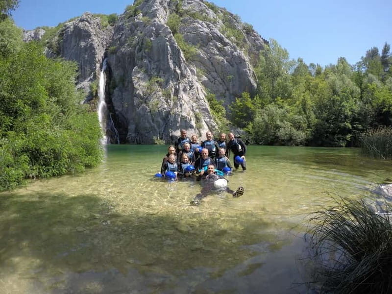 Iz Omisa: Extremni Canyoning na rijeci Cetini/ Free photos - From Omiš to Zadvarje: the drive with real coastline views