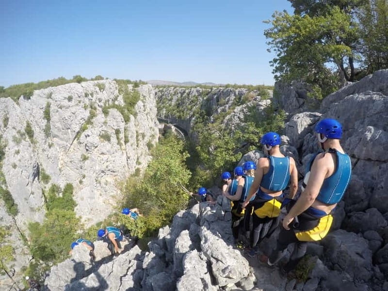 Iz Omisa: Extremni Canyoning na rijeci Cetini/ Free photos - Extreme option: 55-meter abseil next to the waterfall
