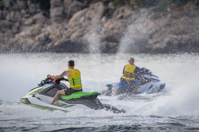 Jet Ski Rent 1h - Driving instructions and GPS tracking that reduce the stress