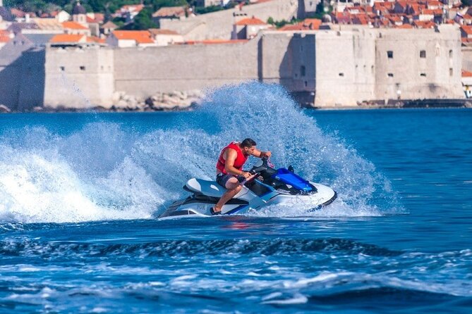 Jet Ski Rent 2h - The crew and equipment: friendly help and boatside readiness