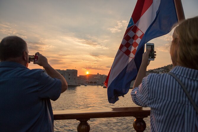 Karaka - The Best Dubrovnik Sunset Cruise (adults only) - How the crew keeps history from ruining the sunset
