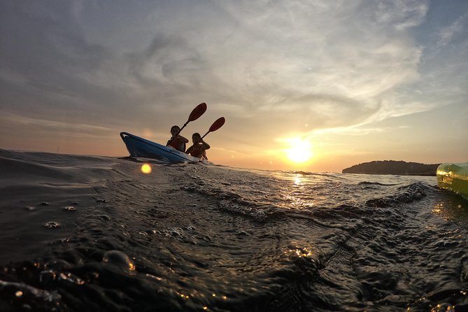 Kayak tour in Pula to Valley of Tears/free drinks+photos included - First paddle out of Pula: what the tour feels like