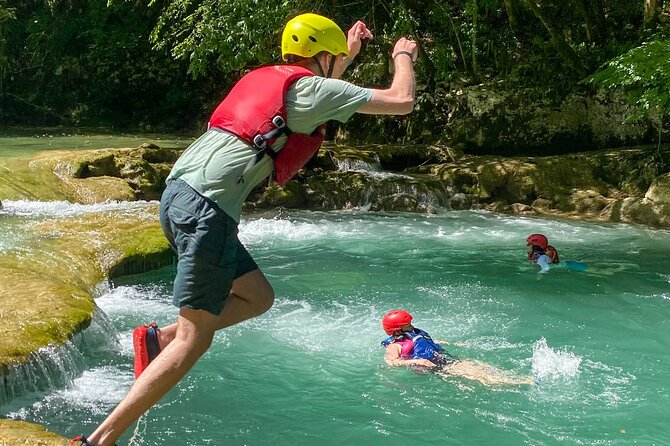 Kayaking at the Mreznica Canyon - Swimming and cliff jumping: the fun, with options