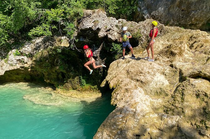Kayaking at the Mreznica Canyon - What to pack for a warm-weather river day in Croatia
