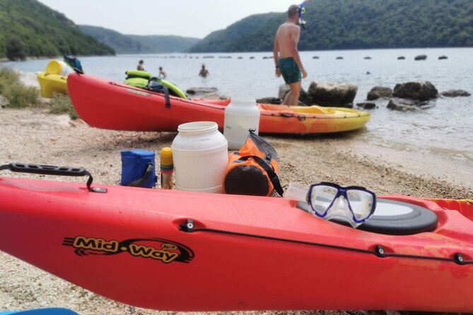 Kayaking Experience in Lim Bay Sea in The Croatian Fjord - Stop in Limski kanal: the break on a small beach in the middle of the bay