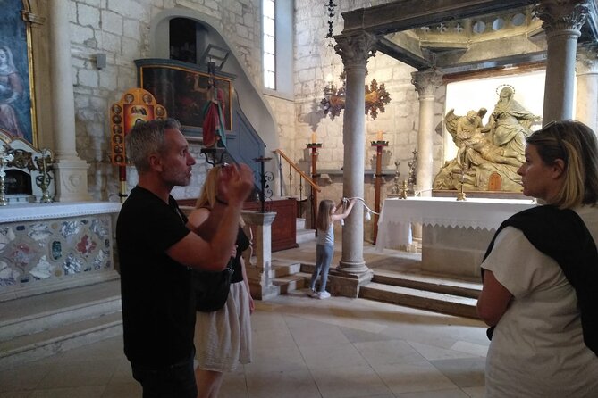 Korčula for Art and History Lovers Private Walking Tour - Stop 2: Icons Museum inside the Confraternity House (the 1301 “time machine” feeling)