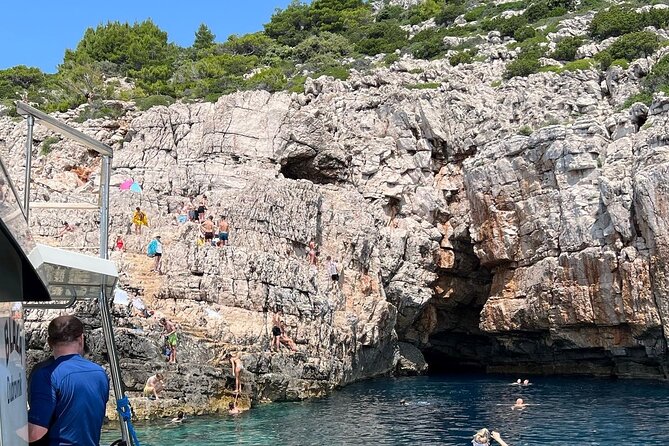 Korcula Island Snorkeling Adventure , ship wreck and lunch - Stop 1: Korčula Old Town Anchor Point and the Guide’s Game Plan