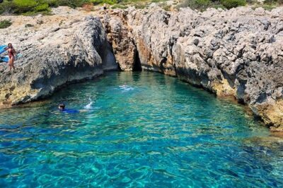 Korcula Snorkeling Private Tour - Meeting point and first minutes: getting set for the water