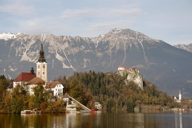 Ljubljana and Bled Private Tour from Zagreb with a guide - A 10-hour border hop from Zagreb to two top stops