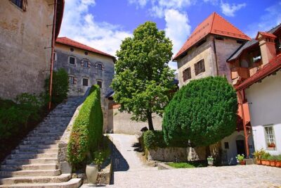Ljubljana & Bled: Private Getaway from Zagreb - Lake Bled in 2 hours: pick your Bled style (boat viewpoint vs castle walk)