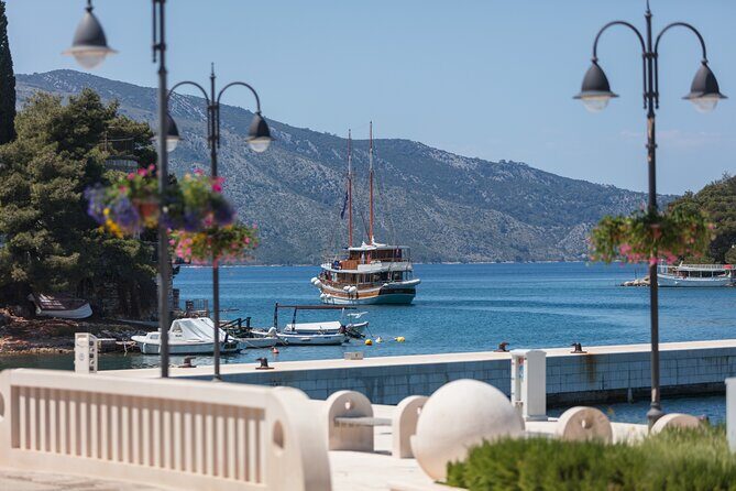 Local Life Tour - First Impressions: A Local-Led Hvar Evening That Feels Personal